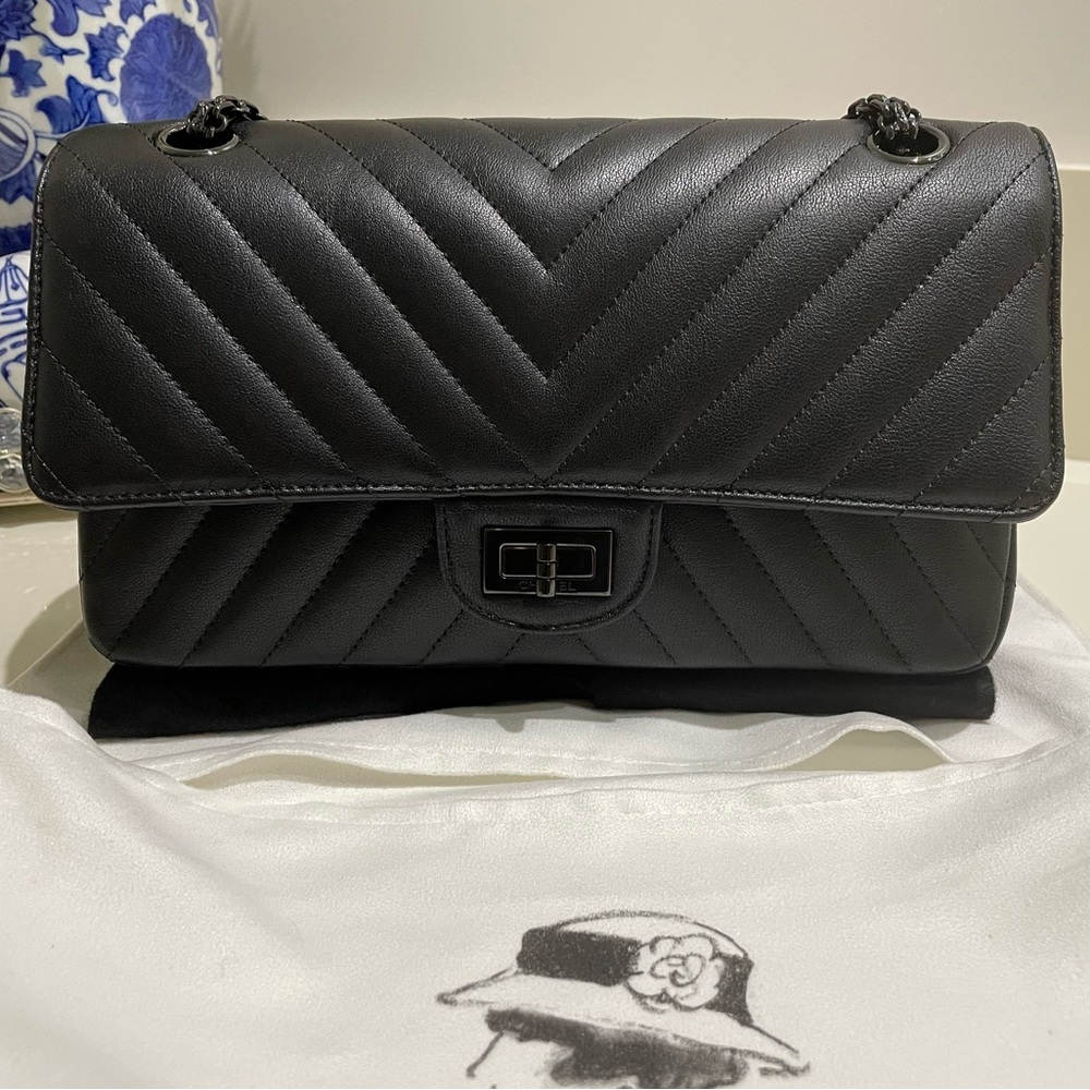 Chanel Sheepskin Chevron Quilted 2.55 Reissue 225 Flap So Black